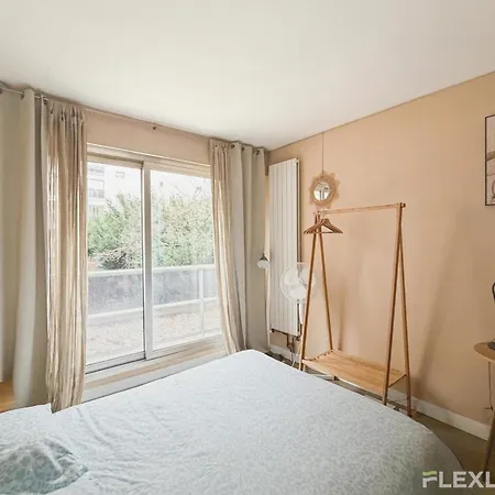 Ideal In The 5th District Of Apartment Paris