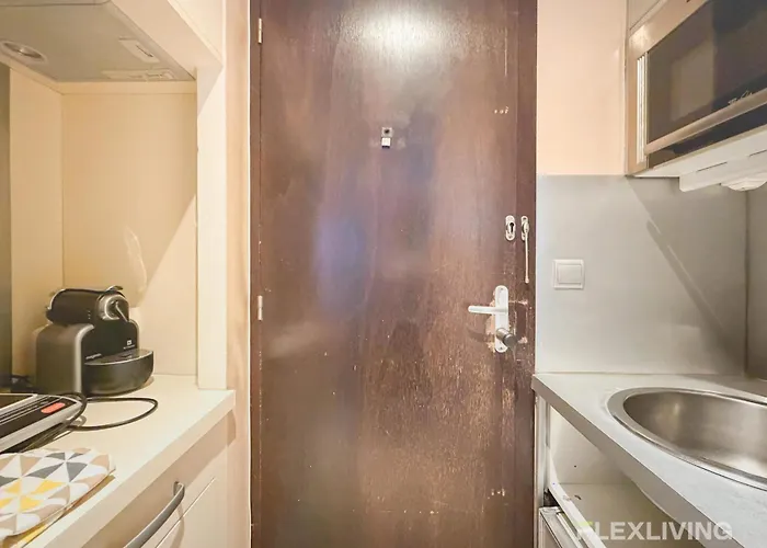 Ideal In The 5th District Of Apartament Paryż