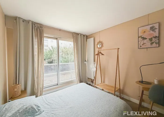Ideal In The 5th District Of Apartamento París
